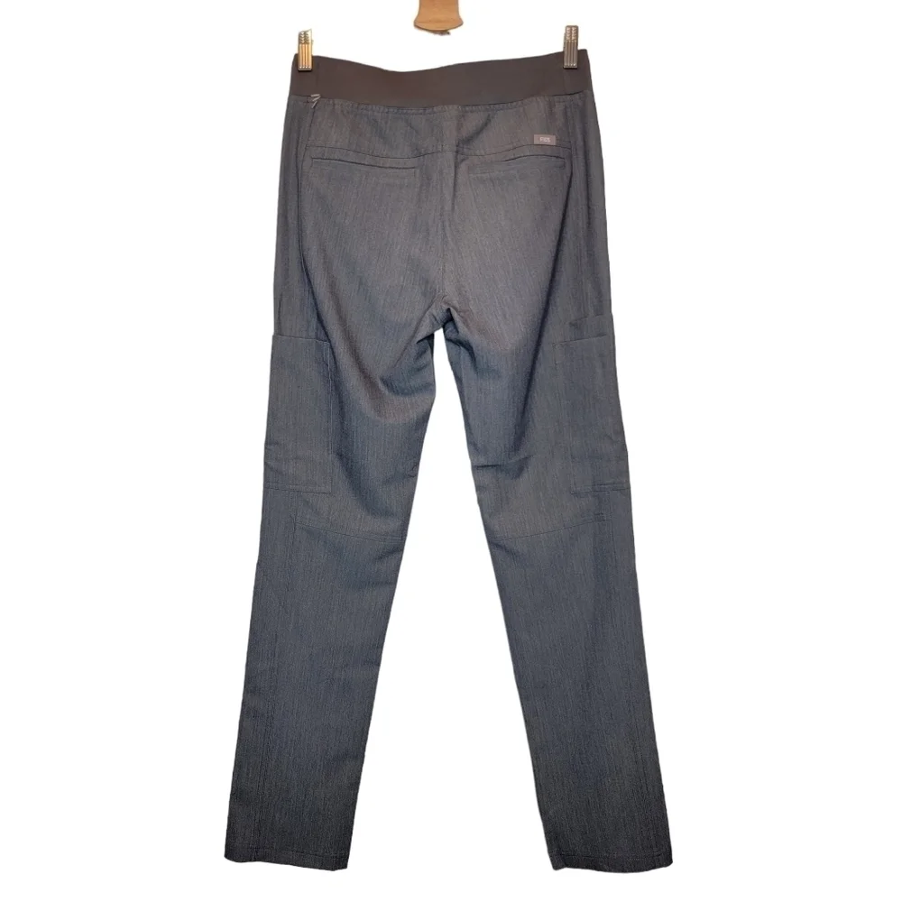 FIGS Men's Axim Cargo Scrub Pants Grey Classic Fit Moisture Wicking Anti Wrinkle